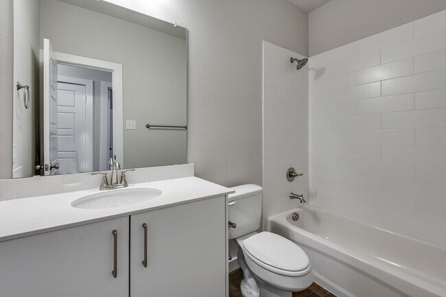 Building Photo - 736 Wheatfield Dr