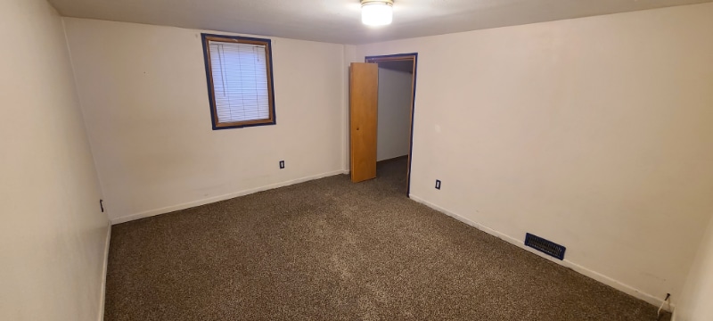 Building Photo - 606 Southview Dr