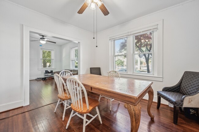 Building Photo - 4800 Berwyn Rd