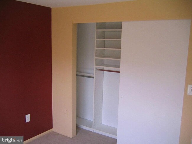 Building Photo - 8444 Georgian Ct