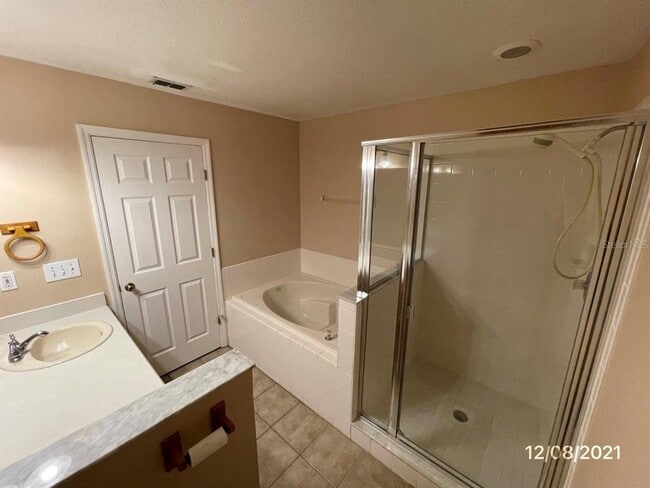 Building Photo - 551 Farmingham Ct
