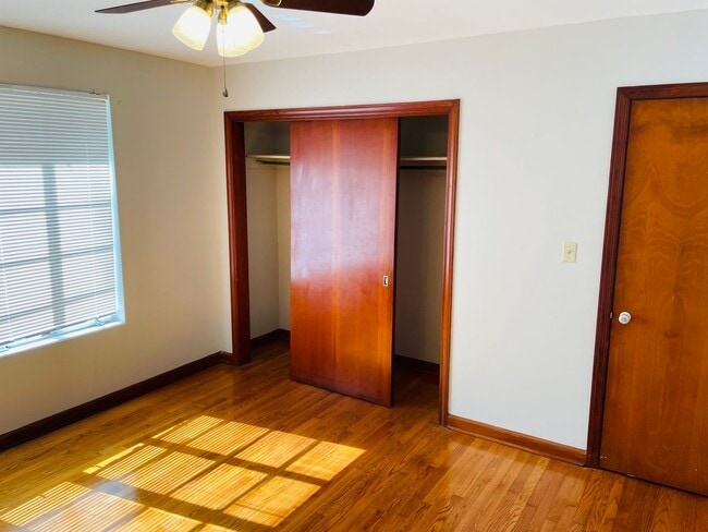 Building Photo - Midtown Charmer