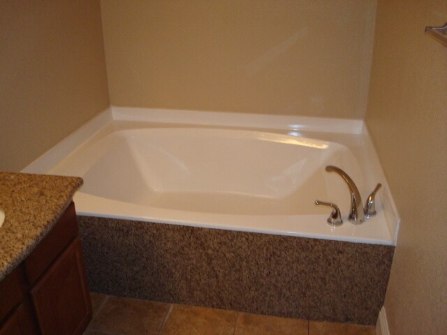 Building Photo - 1860 N Decatur Blvd