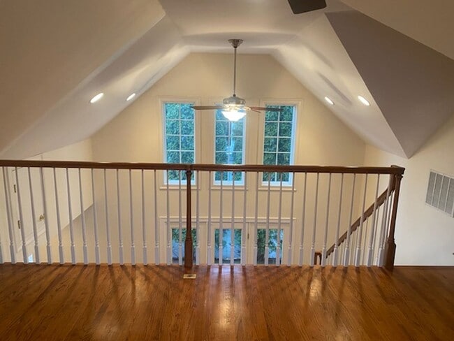 Building Photo - Banner Country Club condo