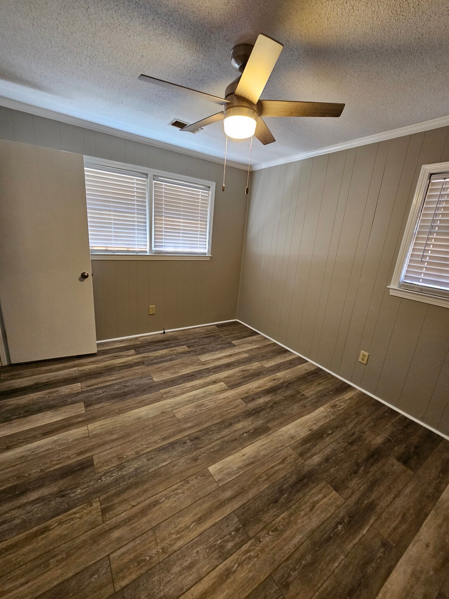 Building Photo - 1131 W Brookgreen Dr