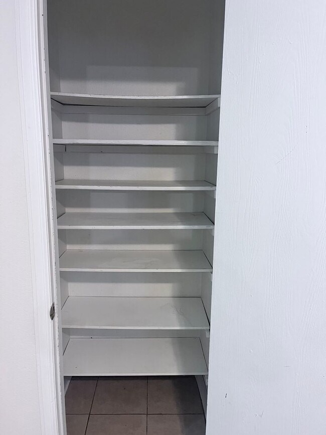 Building Photo - 127 W 45th St