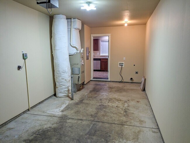 Building Photo - 3607-3617 Colton Ln NE