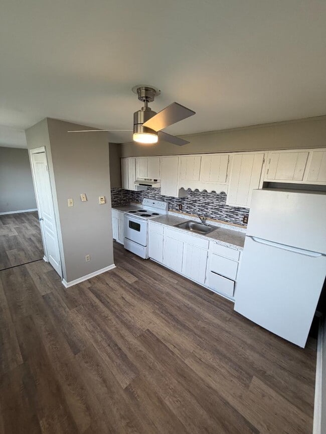 Building Photo - 510 3rd St