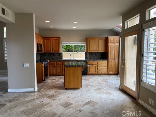 Building Photo - 14 Calella