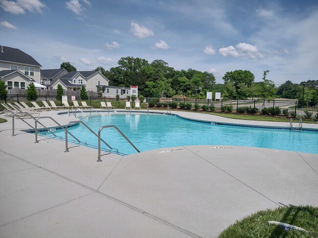 Building Photo - 3316 Deerchase Cir