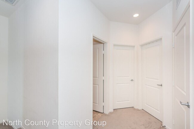 Building Photo - 3 br, 3 bath House - 1170 Via Lucero