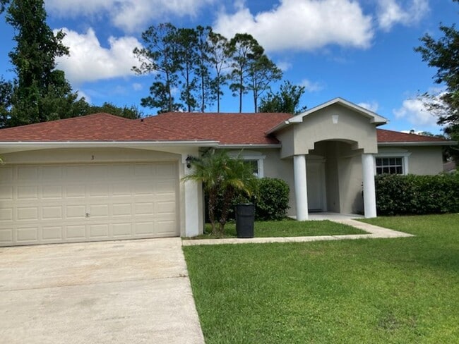 Primary Photo - Spacious 4/2/2 Home with Screened-In Porch...