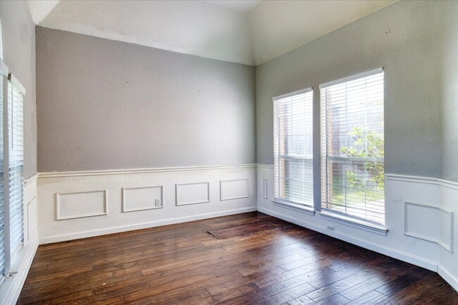 Building Photo - "Charming 4-Bedroom Home with 3 Full Baths...