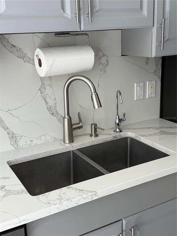 Building Photo - 4688 Heather Terrace