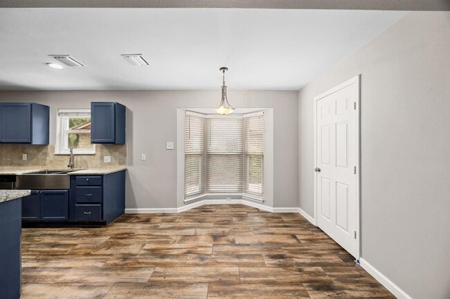 Building Photo - 24402 Pine Canyon Dr