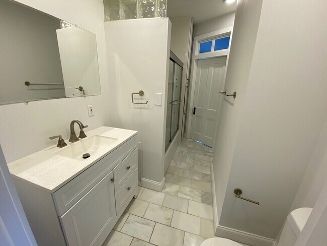 Building Photo - 42 E 3rd Ave