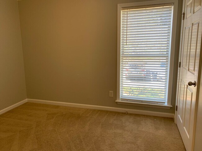Building Photo - 2308