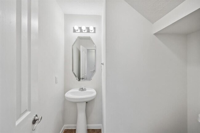 Building Photo - 12047 Belle Ct