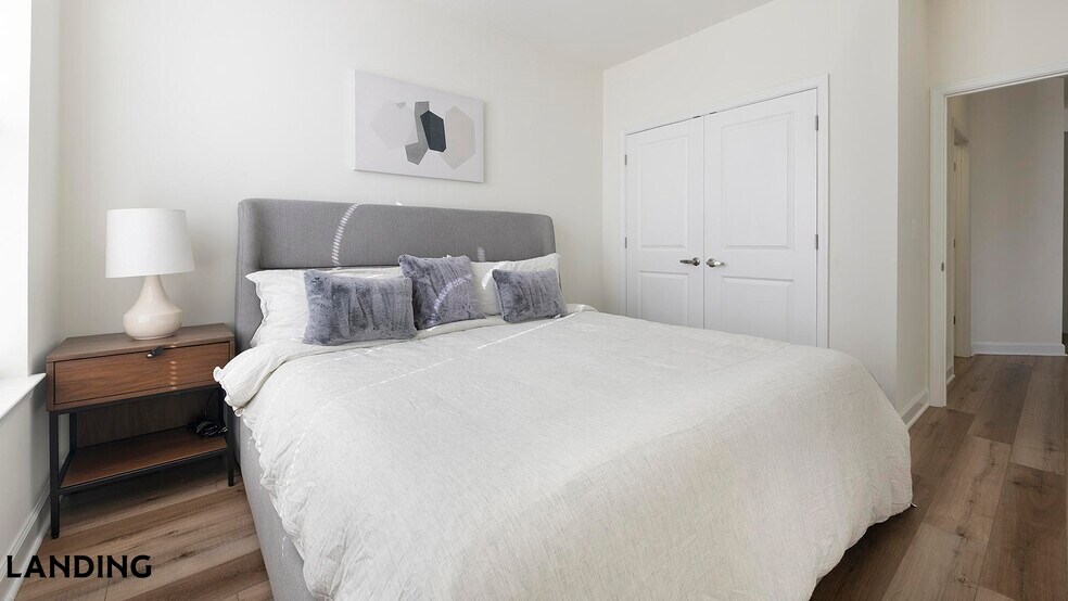 Building Photo - 909 Mansion Dr