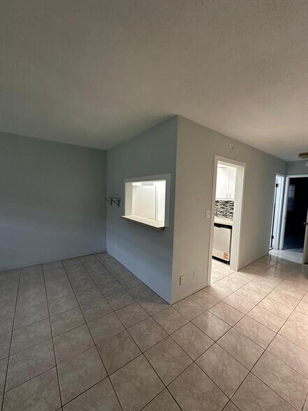 Building Photo - 2916 Funston St