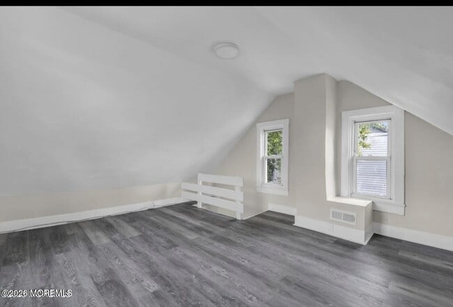 Building Photo - 7 Front St