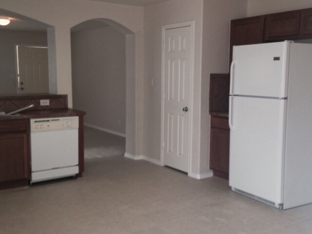 Building Photo - COMFORTABLE HOME | SINGLE STORY  |  CLOSE ...