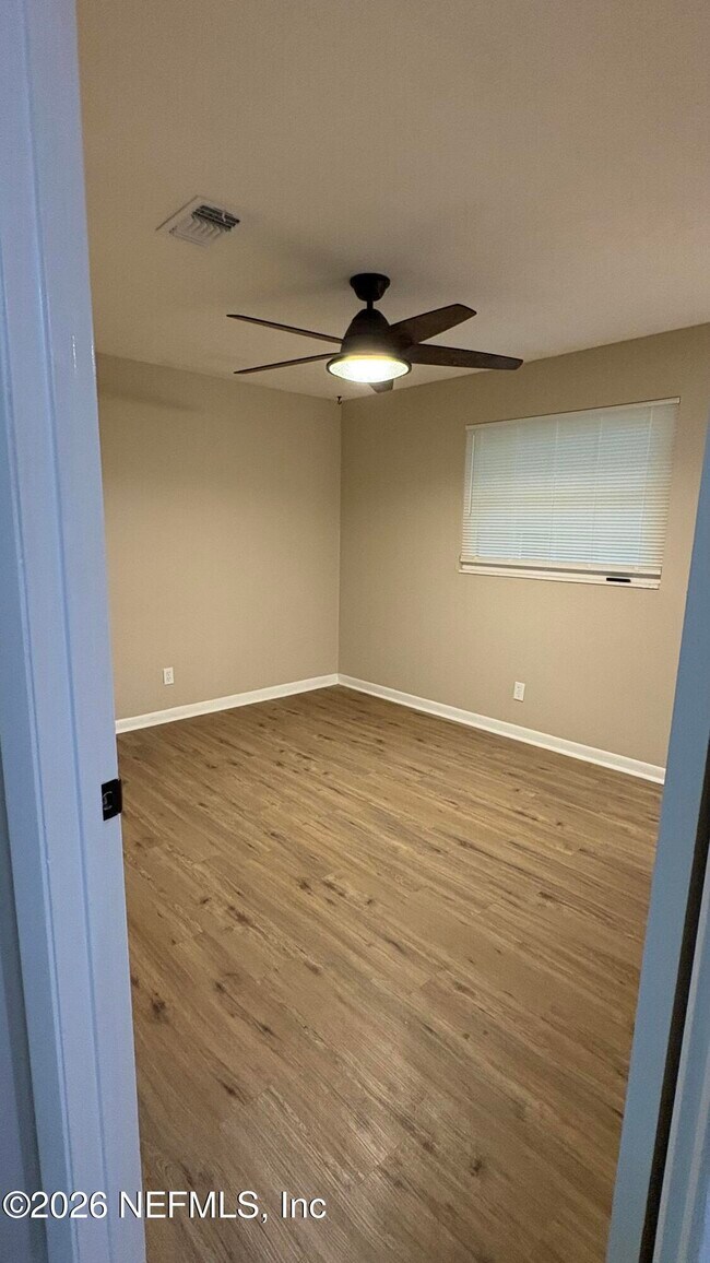 Building Photo - 8036 Delaroche Dr