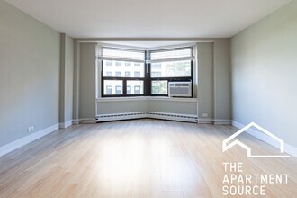 Building Photo - 445 W Wellington Ave