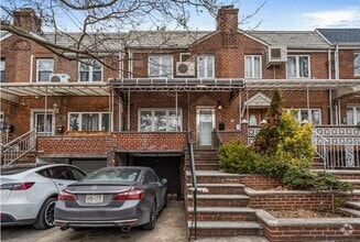 Building Photo - 95-25-95-67 67th Ave