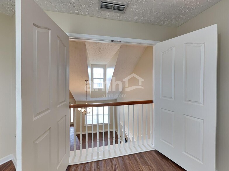 Building Photo - 2617 Westhaven Dr