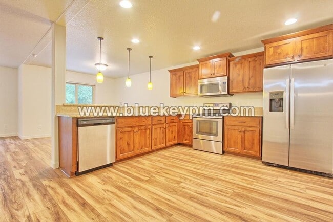 Building Photo - 121 N 42nd Pl