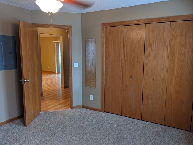 Building Photo - 2 bedroom, 2 bath condo in North Liberty