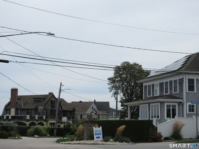 Building Photo - 10 Elliott Ave