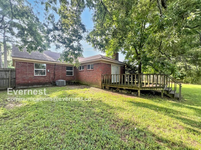 Building Photo - 8549 Southaven Cir W