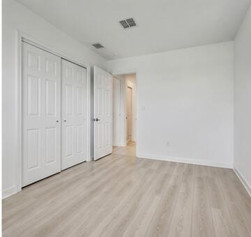 Building Photo - 1000 Sterling Pine Pl
