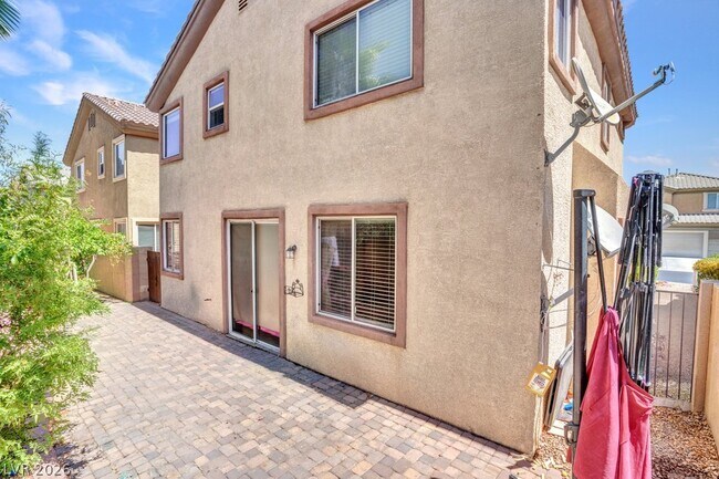 Building Photo - 527 Newberry Springs Dr
