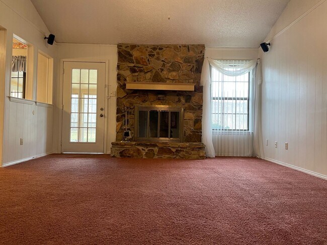 Building Photo - 3/2/2 Grapevine-Colleyville ISD
