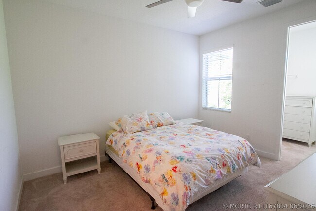 Building Photo - 23045 Clear Echo Dr