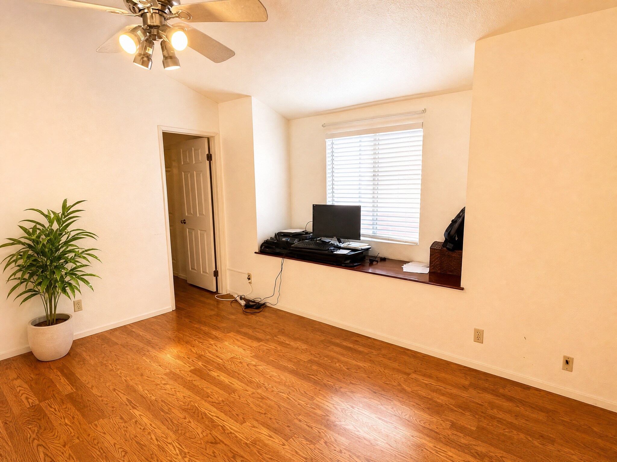 loft - 210 E Plymouth St
