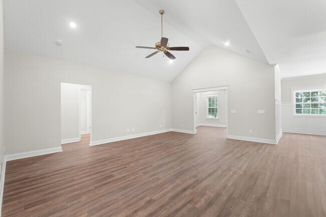 Building Photo - 1253 E Hampton Dr
