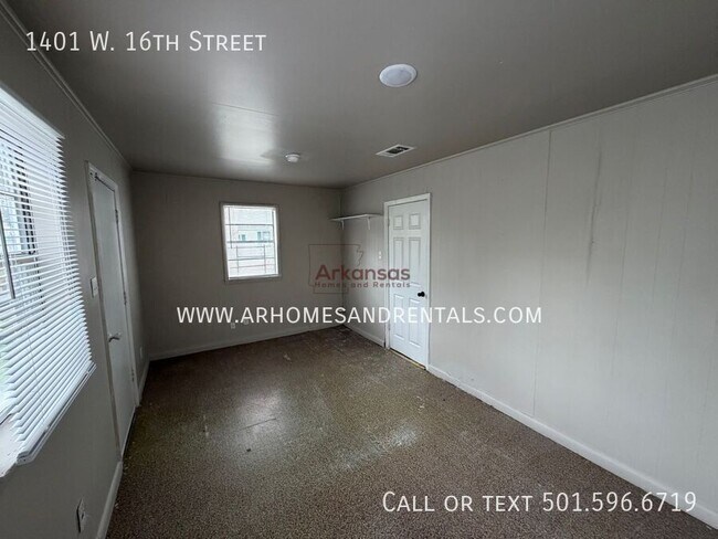Building Photo - 1401 W 16th St