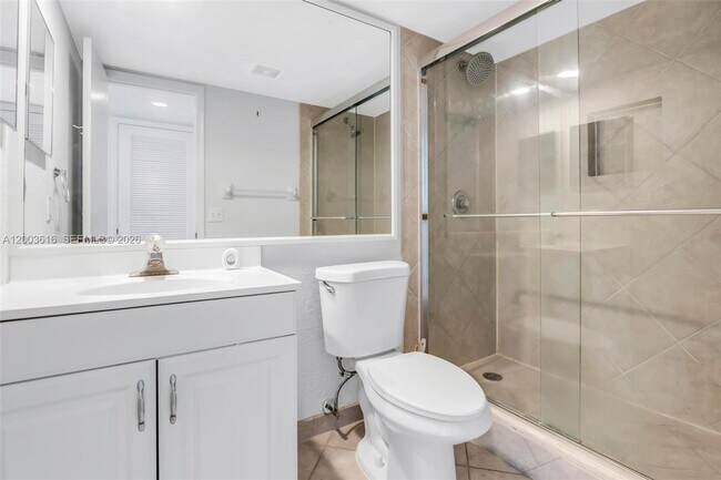 Building Photo - 2322 S Cypress Bend Dr