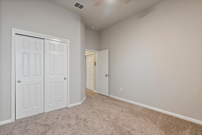 Building Photo - Beautiful 3 bedroom, 2 bathroom home in Hills of Bear Creek!!!