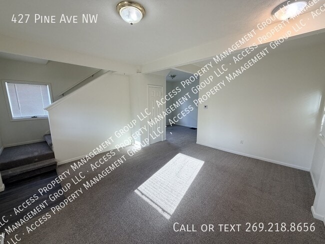 Building Photo - 427 Pine Ave NW