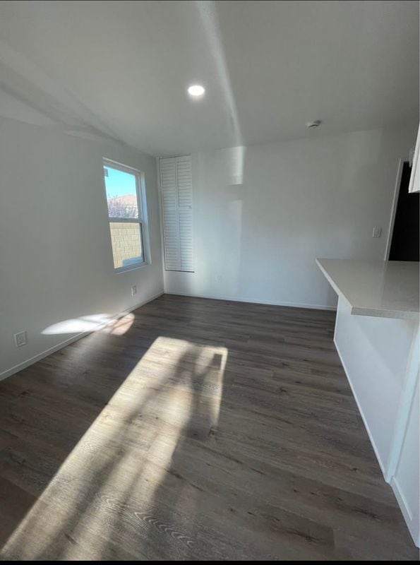 Building Photo - 45118 Parkview Ln