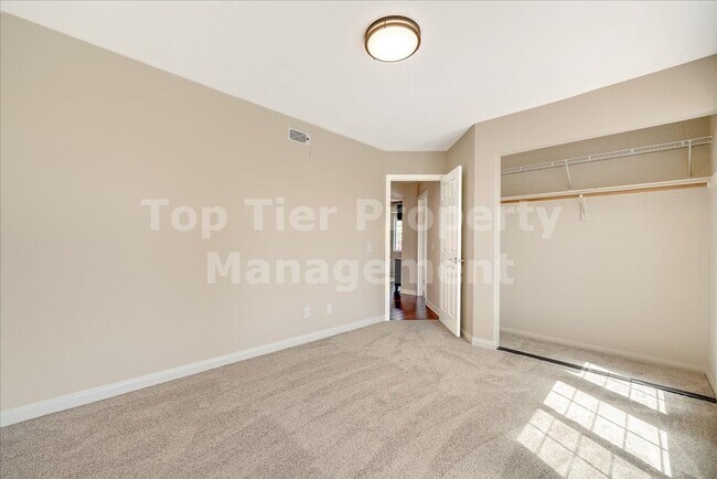 Building Photo - ***Beautiful 3 bed / 2.5 bath / 1,975 sqft House in the Vista/Shadowridge Neighborhood - Availabl...