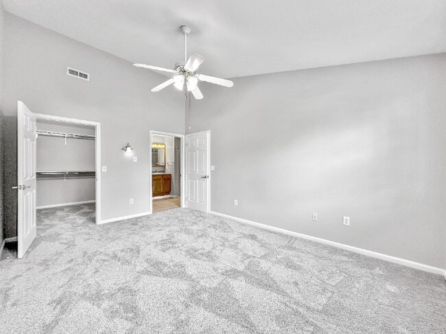 Building Photo - Beautiful 2 Beds 2 Baths Villa in Far South