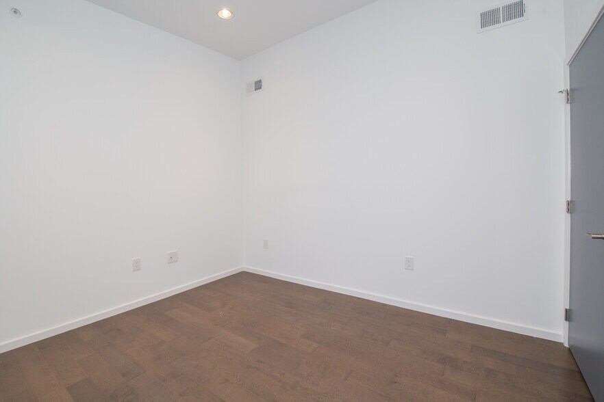 Building Photo - 1441 N 7th St