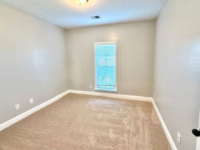 Building Photo - 4 Bedroom 2 Bath Home In Southaven and Zoned For Highly Rated Schools
