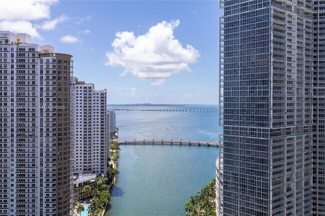 Building Photo - 300 Biscayne Blvd Way
